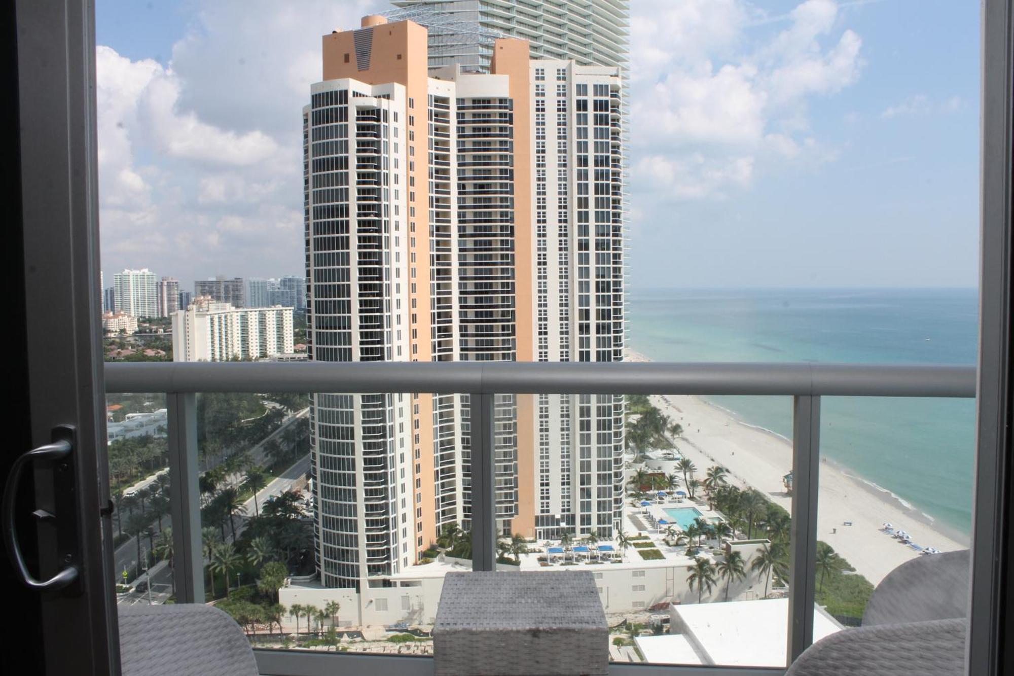 Marenas Beach Resort Sunny Isles Beach Buitenkant foto